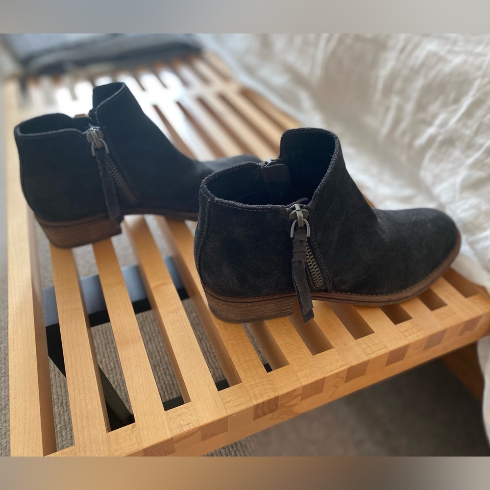 Dolce Vita Size 8 Suede Chelsea Boots